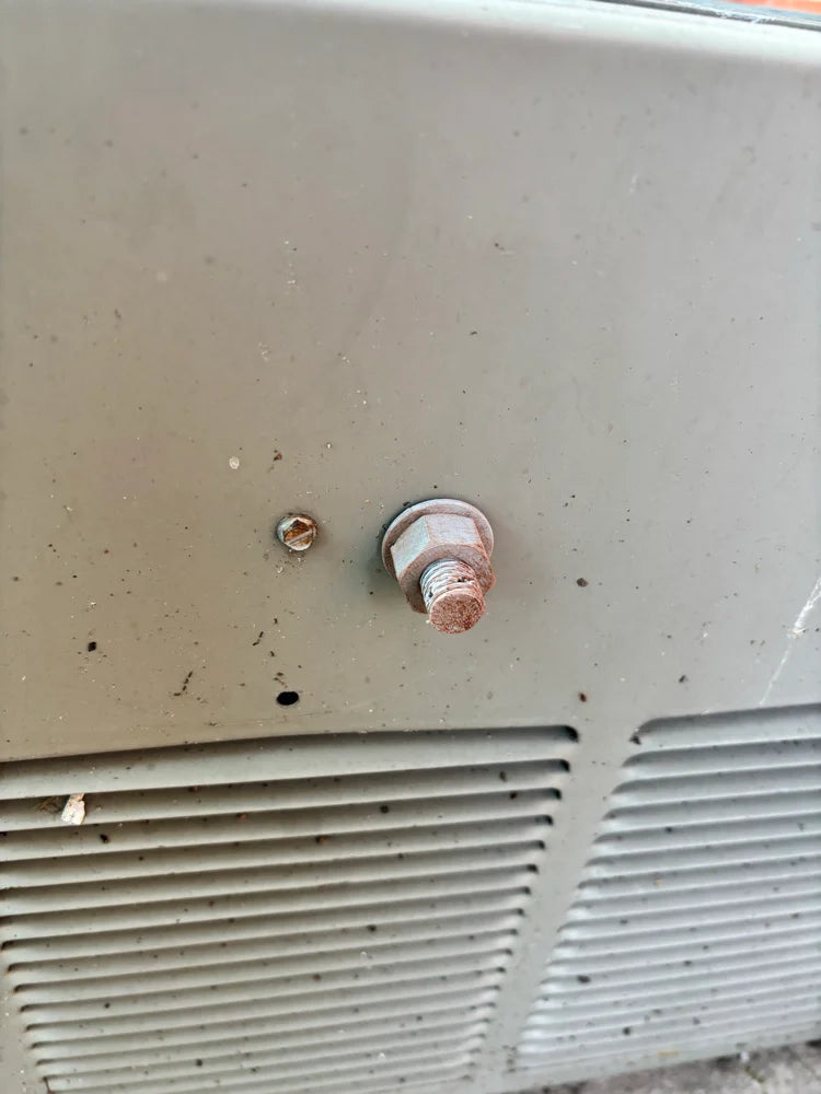 Fake Bolt Scent Work Vessel