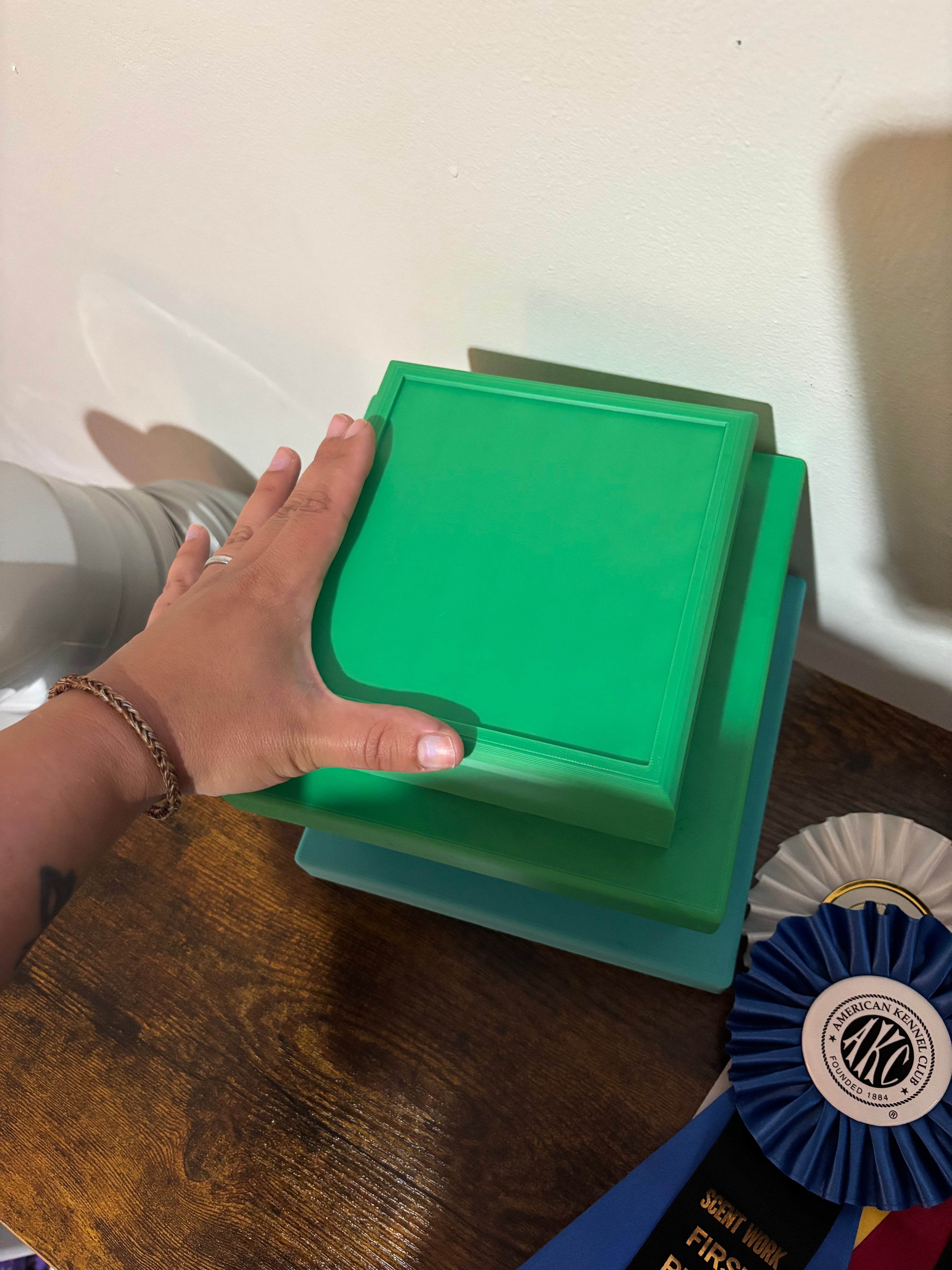 Pivot box