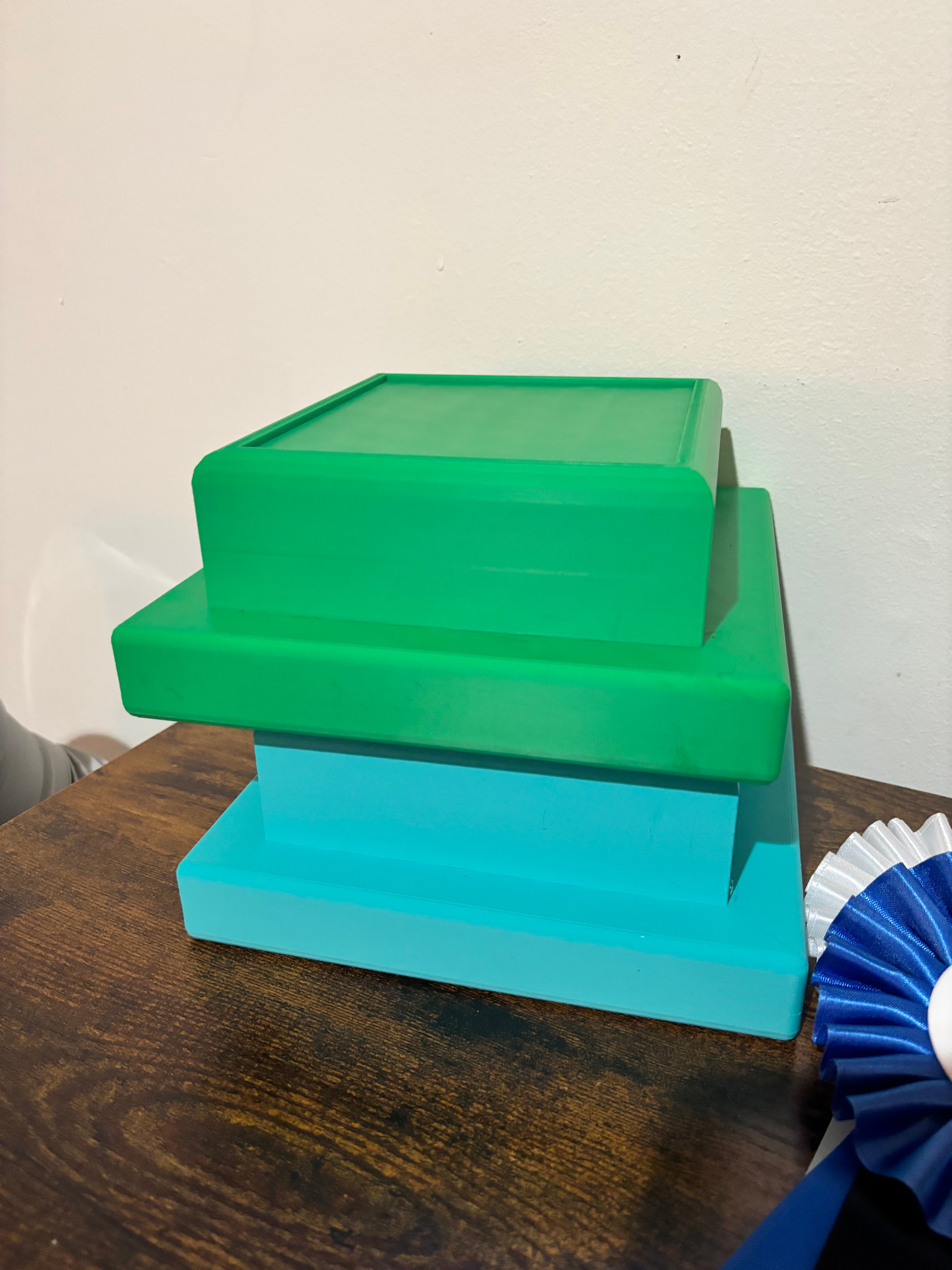 Pivot box